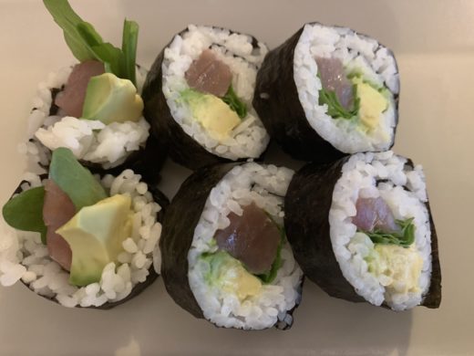 3002. Futomaki Mit Tuna + Avocado